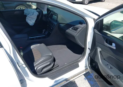 2017 Hyundai Sonata Sport z USA, uszkodzony, nr VIN 5NPE34AF5HH461281